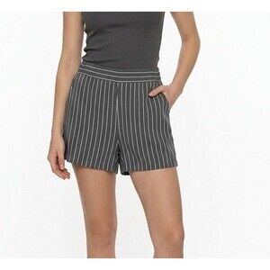 Nine West Women’s Shorts Size XXL Gray Striped Pull On Rayon